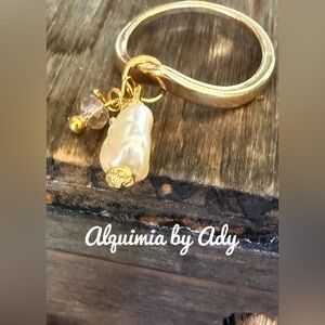 Alquimia Gold Ring with Pearl and Gemstone Charms
